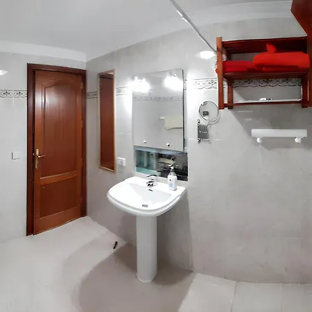 Charming In Centre - 90 M² - Parking דירה