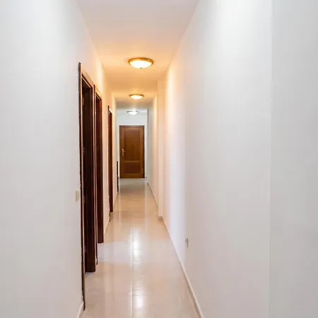 Charming In Centre - 90 M² - Parking Lägenhet